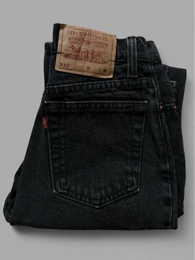 Vintage 1995 Levi’s Women’s 512 Slim Fit Tapered Leg Black Denim Jeans. Size 5.